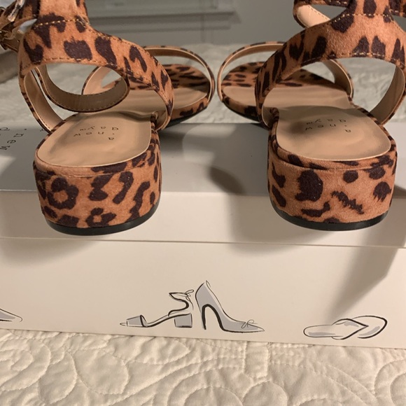 Block heel sandals NWT - Picture 4 of 11